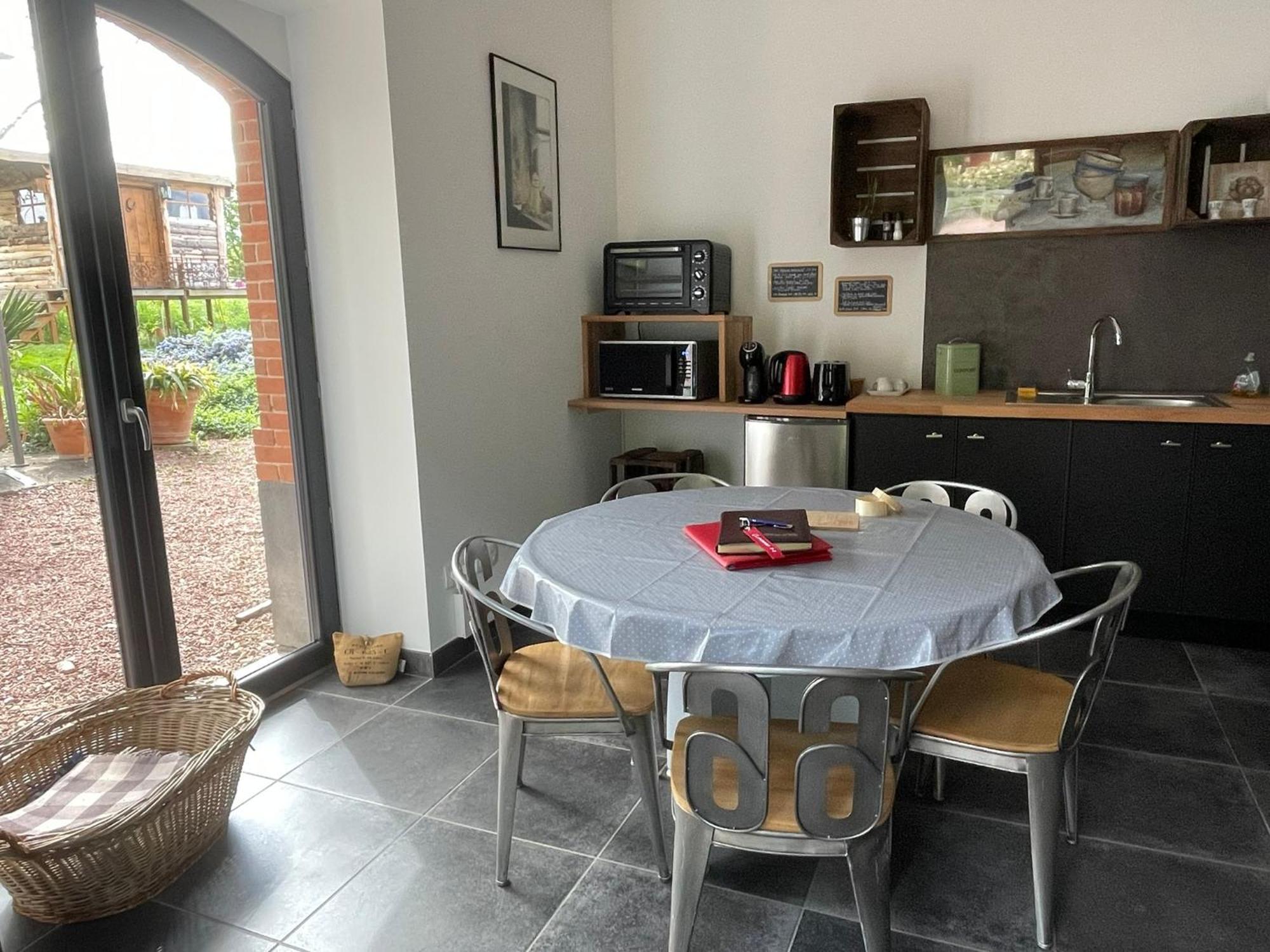 Commelle-Vernay La Grange Aux Hirondelles - Appartement Complet Et Independant מראה חיצוני תמונה