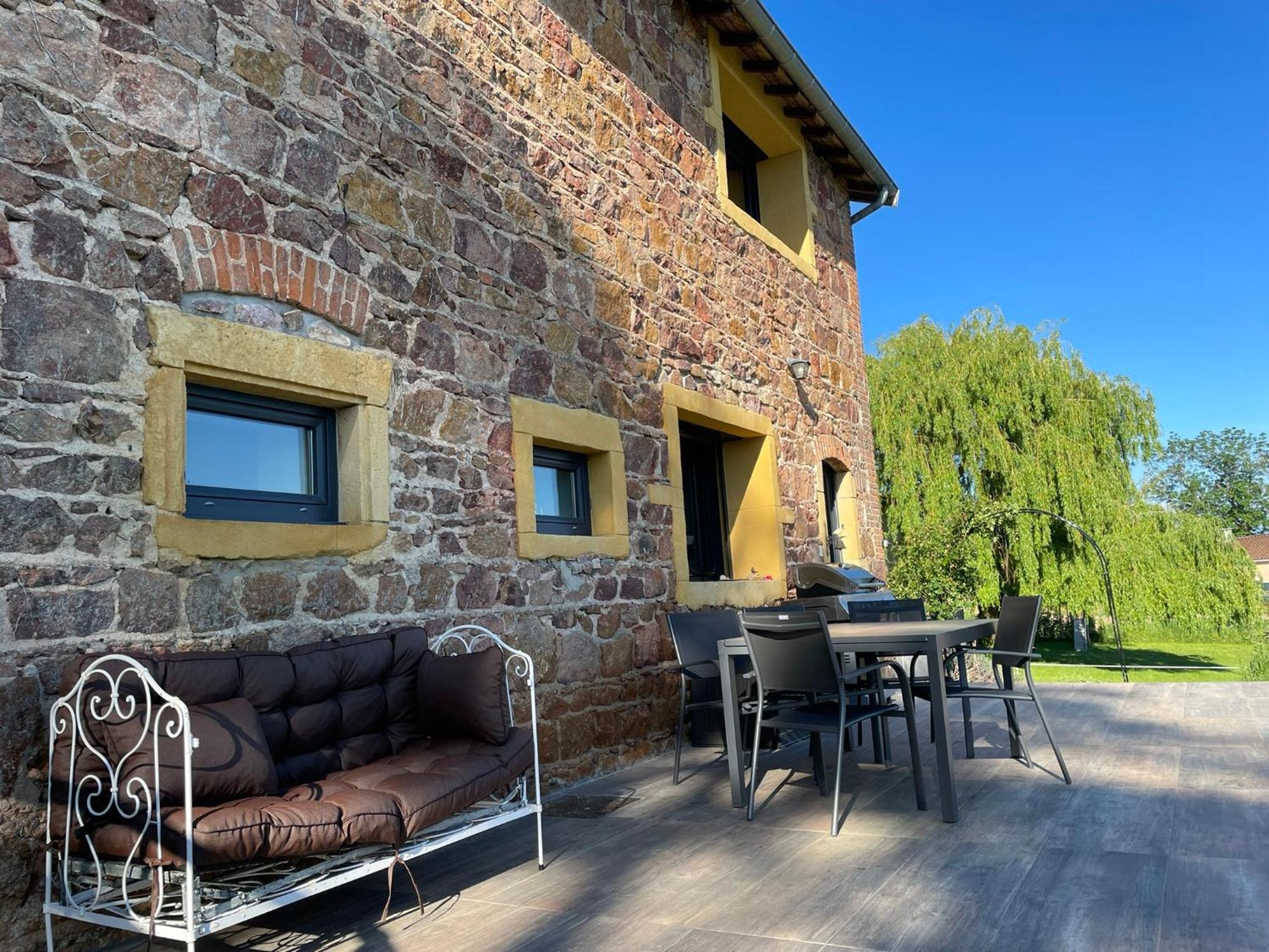 Commelle-Vernay La Grange Aux Hirondelles - Appartement Complet Et Independant מראה חיצוני תמונה